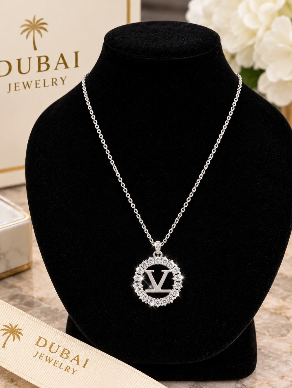 22kwgp Duabi Jewelry Silver V Logo Crystal Pendant Necklace - Women Jewelry